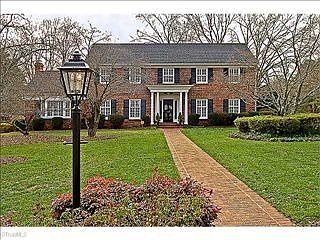 1st image of 119 Willoughby Blvd