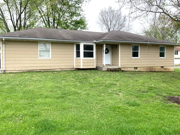 220 S Wells St, Odessa, MO 64076