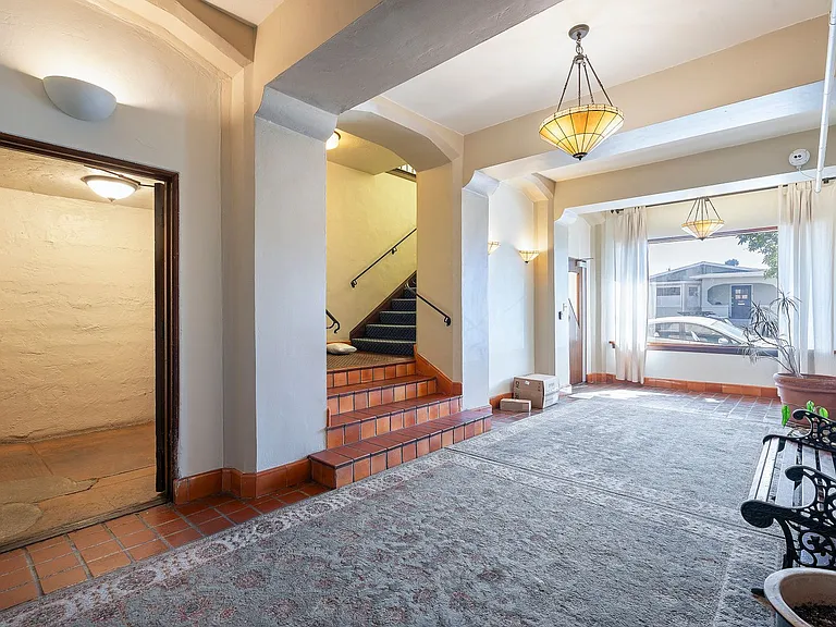 540 Alcatraz Ave. — Photo 14