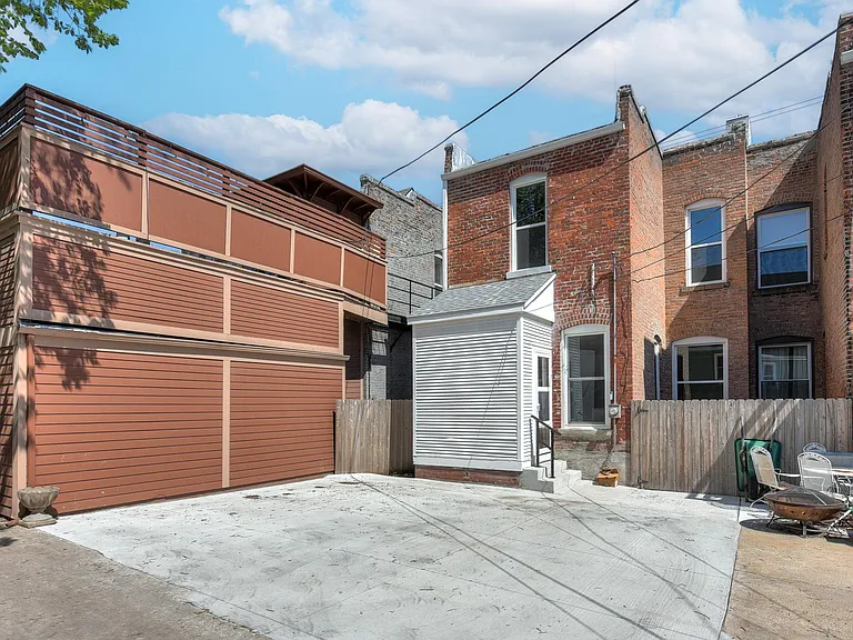 2969 Pacific St — Photo 48