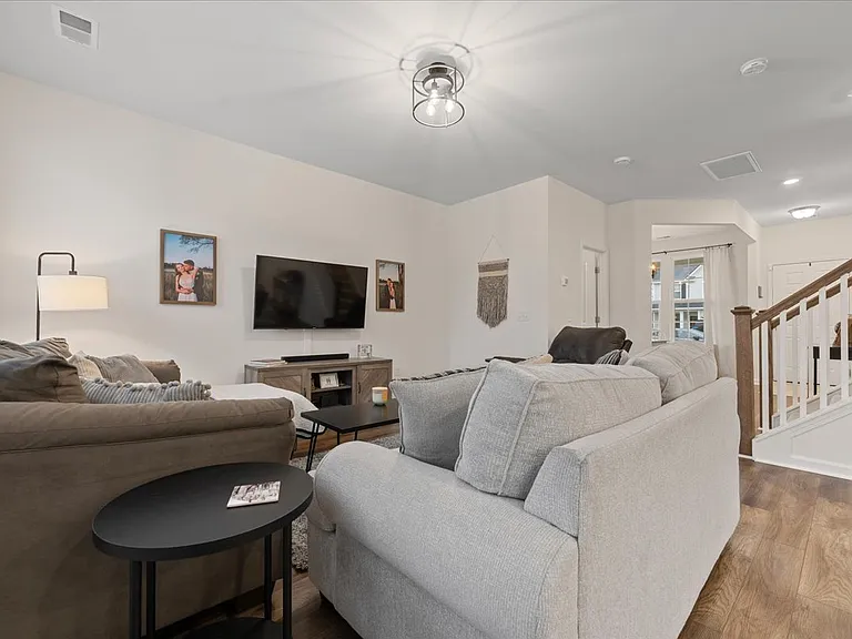 128 Caleb Ct — Photo 11