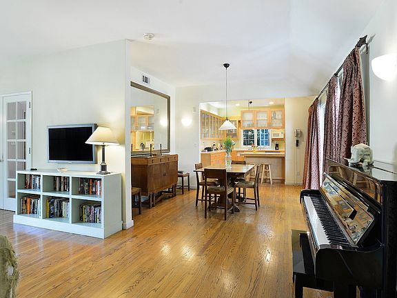 5th image of 4224 Francis Ave