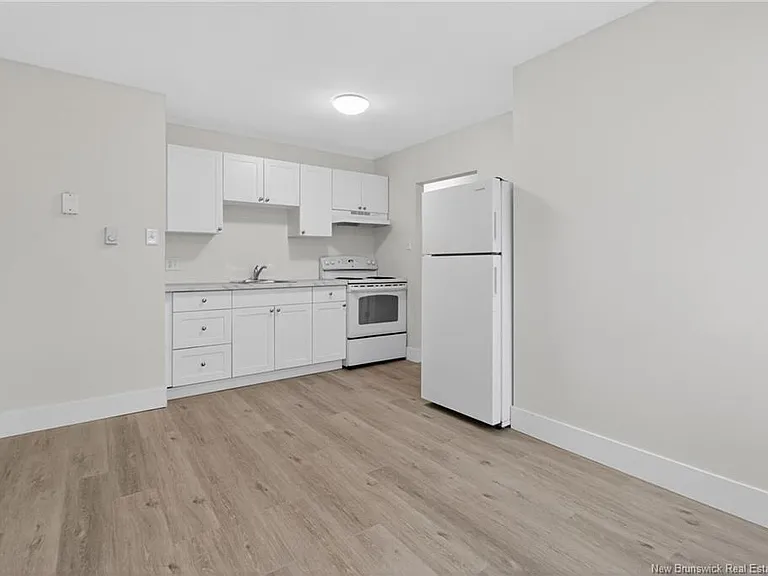 235 Reade St #4 — Photo 21