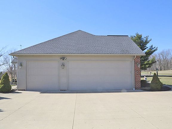 3rd image of 3686 Apple Valley Dr