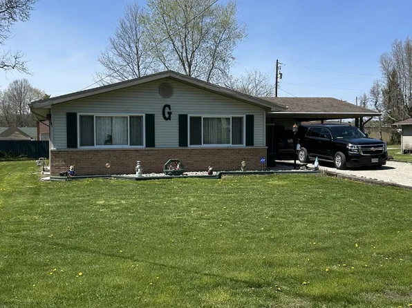 32 N Clinton St, The Plains, OH 45780