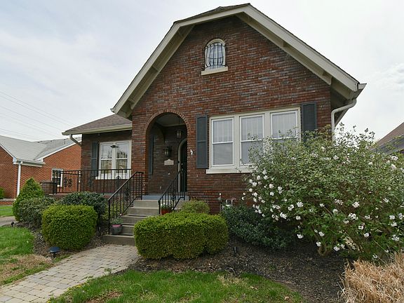 2nd image of 2172 Gladstone Ave