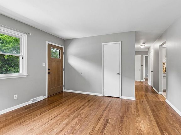 3rd image of 2030 NW 50th St