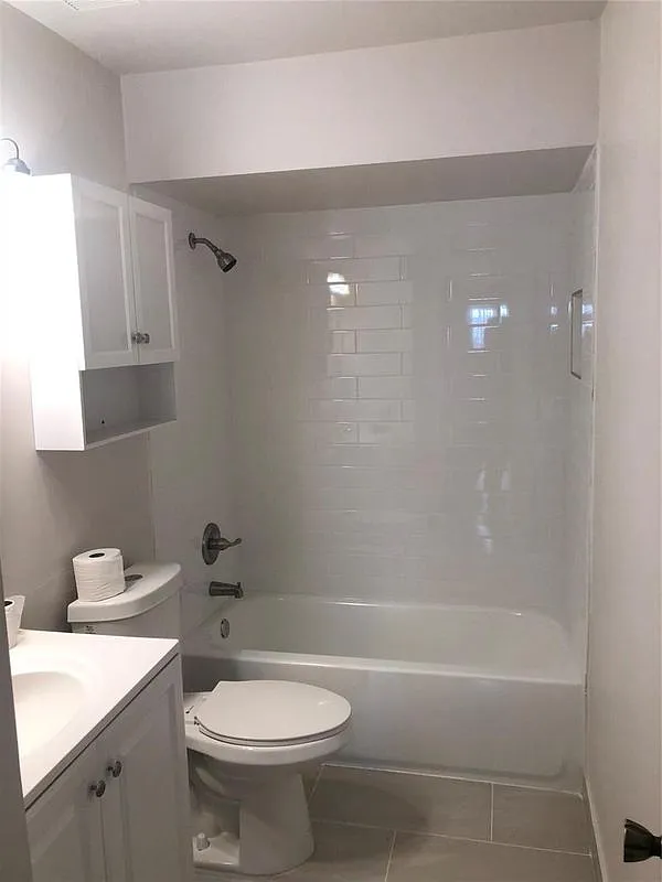 3 bed, 2.5 bath, 1608 sqft, $2,700 — Photo 4