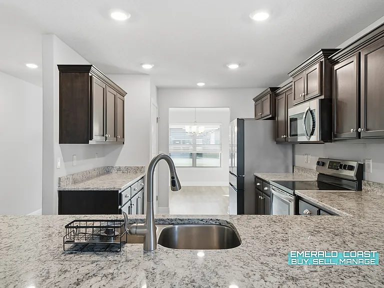 217 Baycliff Dr — Photo 14