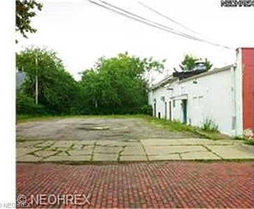 4th image of 527 E 140th St