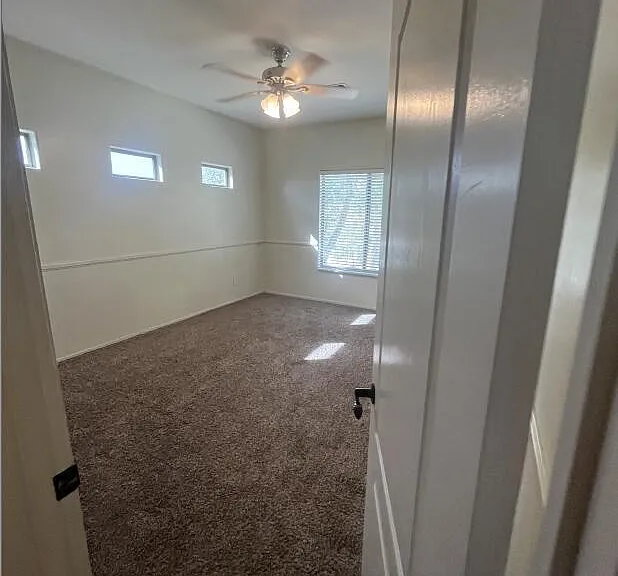 576 E Julian Dr — Photo 31
