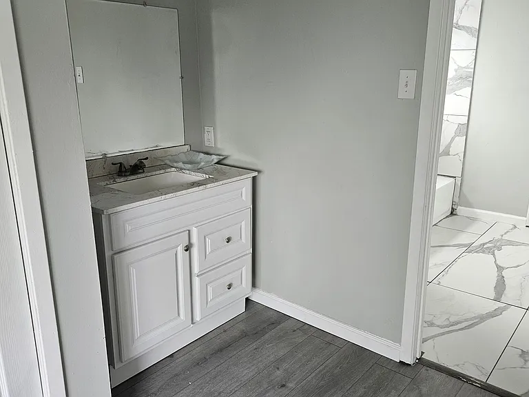 512 W Byrd Blvd — Photo 10