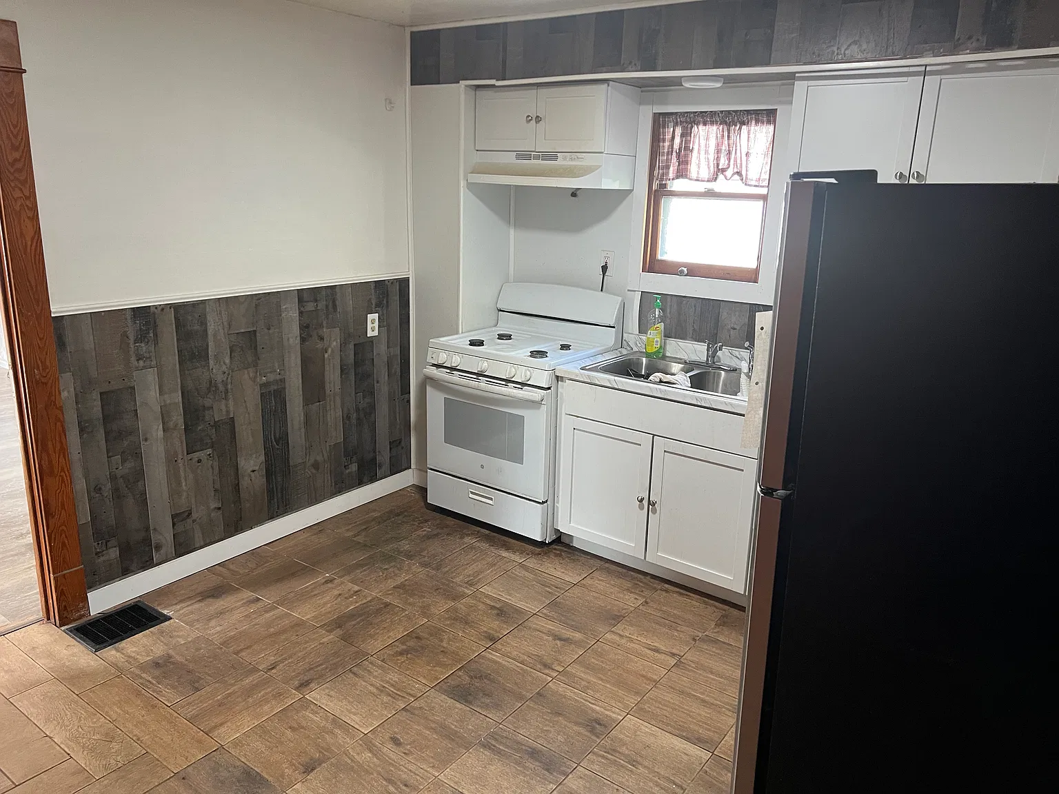 2 bed, 848 sqft, $1,350 — Photo 4