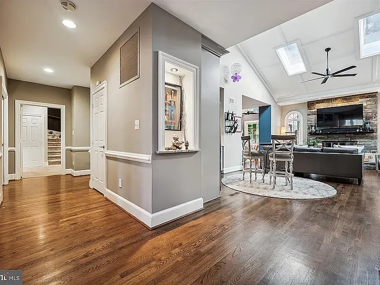 14708 Westbury Rd — Photo 29
