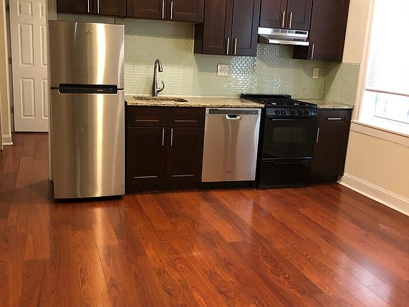 4th image of 826 Pine St #1C