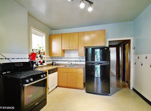 5th image of 1464 W Olive Ave