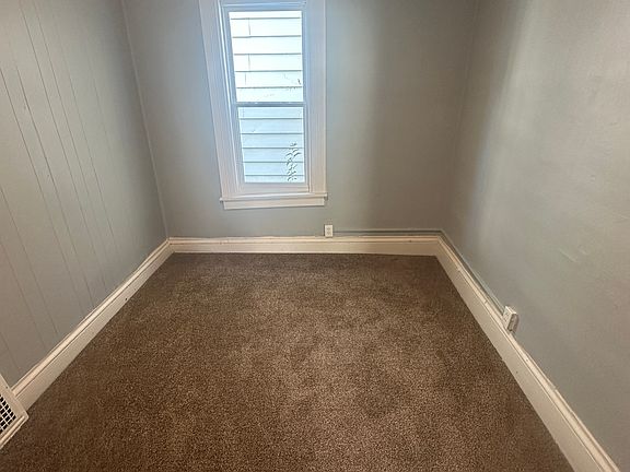3rd image of 515 Lincoln Ave NW