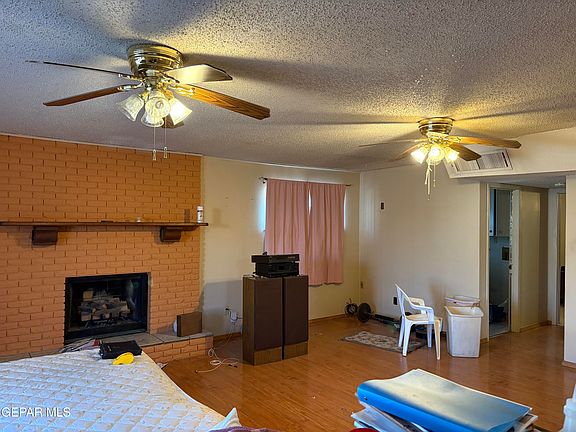 3rd image of 424 Pecos St
