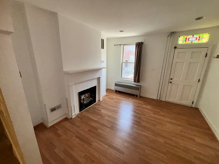 1819 E Lombard St — Photo 2
