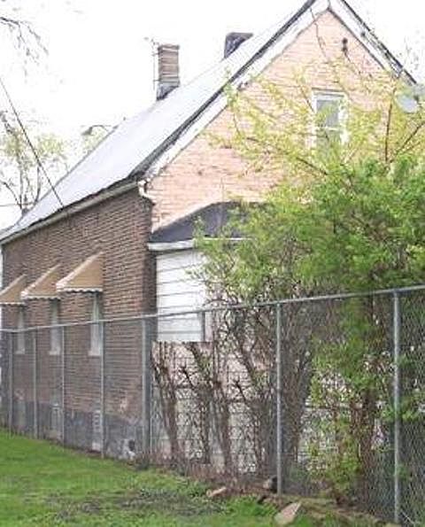 2nd image of 2243 W 51st St
