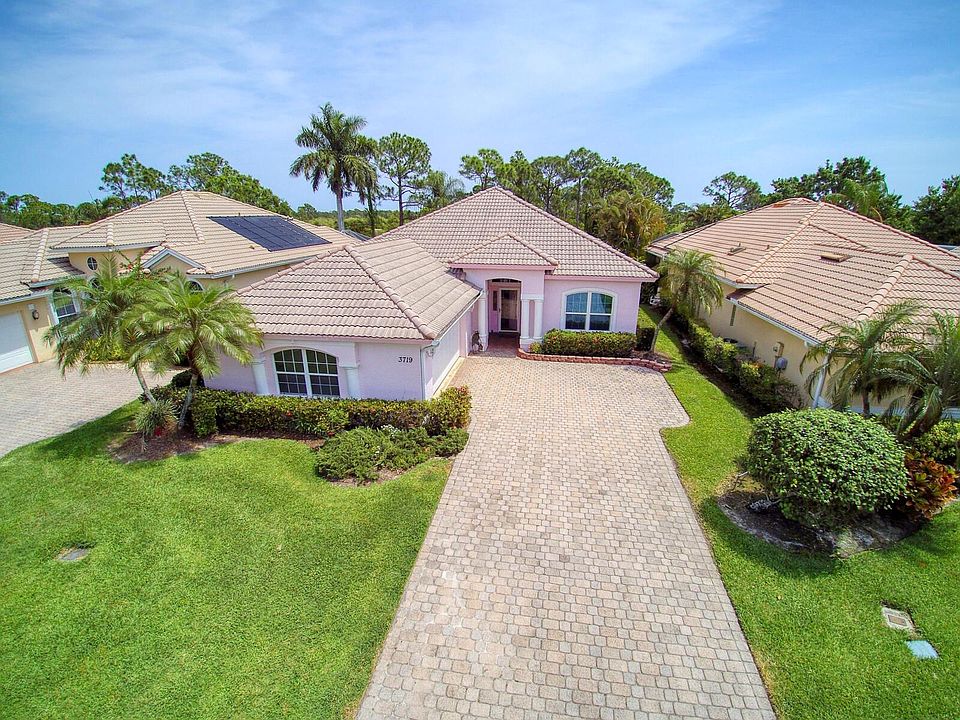 1st image of 3719 NW Royal Oak Dr