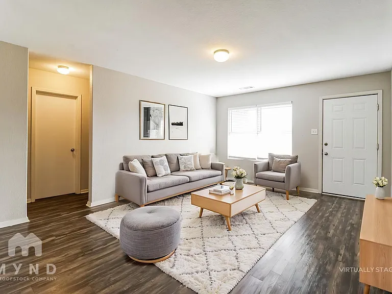 104 Palm St — Photo 2