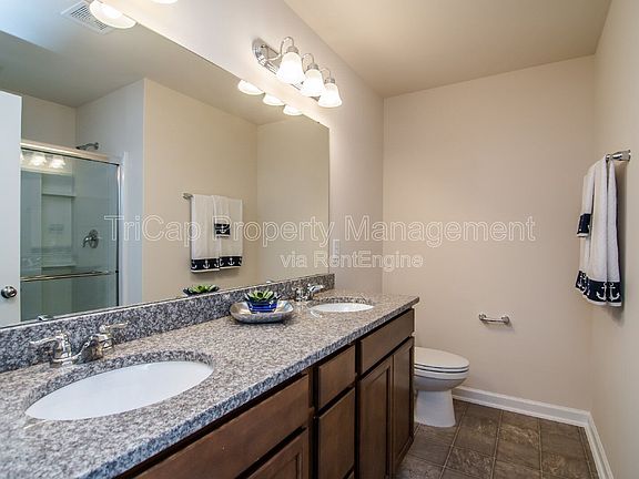 5th image of 335 White Oak Ridge Dr