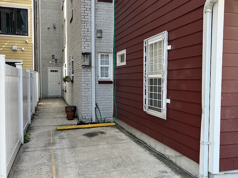 754 Park Rd NW #1 — Photo 17