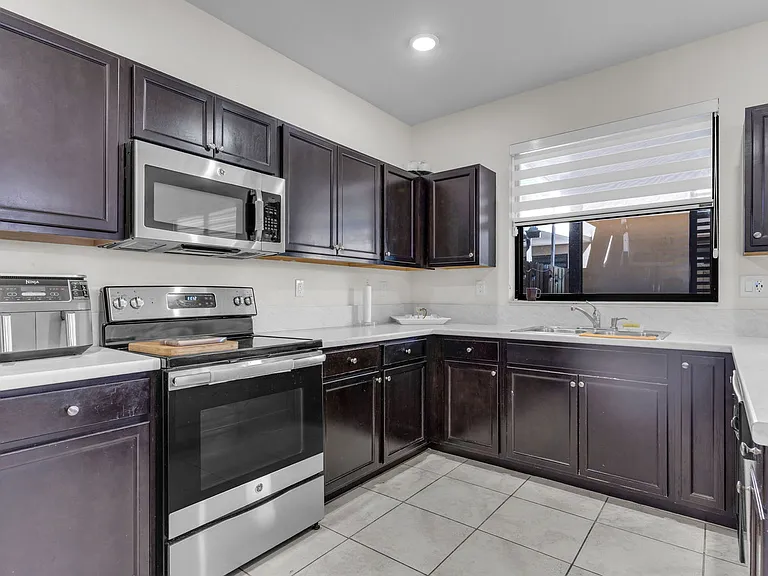 11413 SW 252nd St — Photo 13