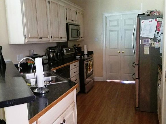 3rd image of 963 Chapel Ln
