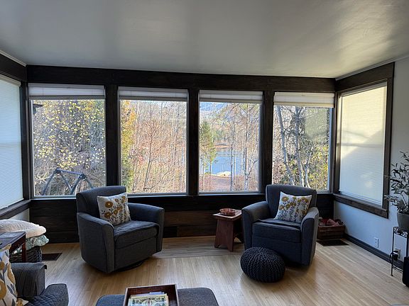 5th image of 103 Blackwell St