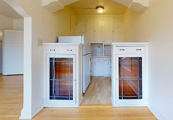2nd image of 1026 E Pleasant St APT 306