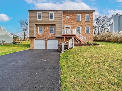 311 Whitney Chase Ln, North Huntingdon, PA, 15642