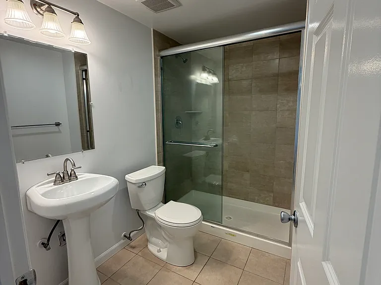 22 Hilliard Ave — Photo 8
