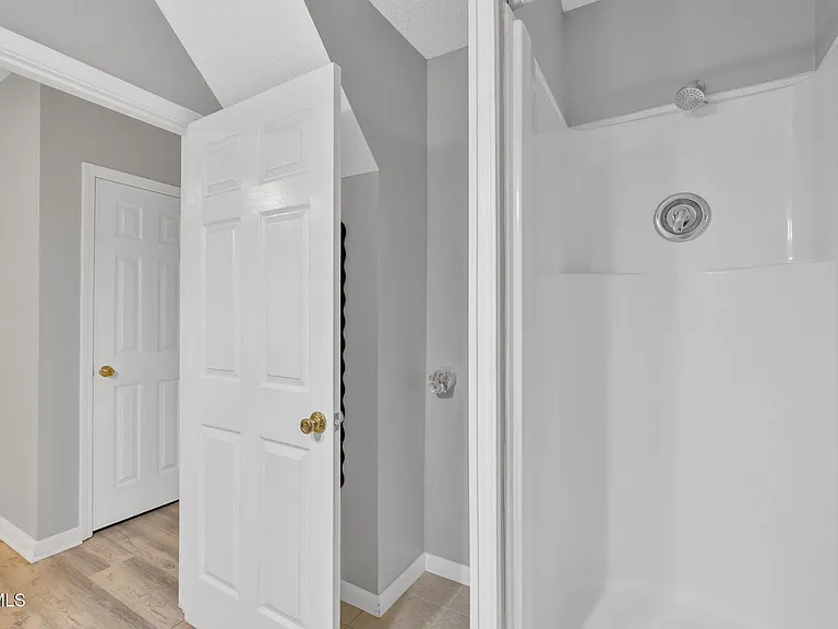 1125 Faye St — Photo 18