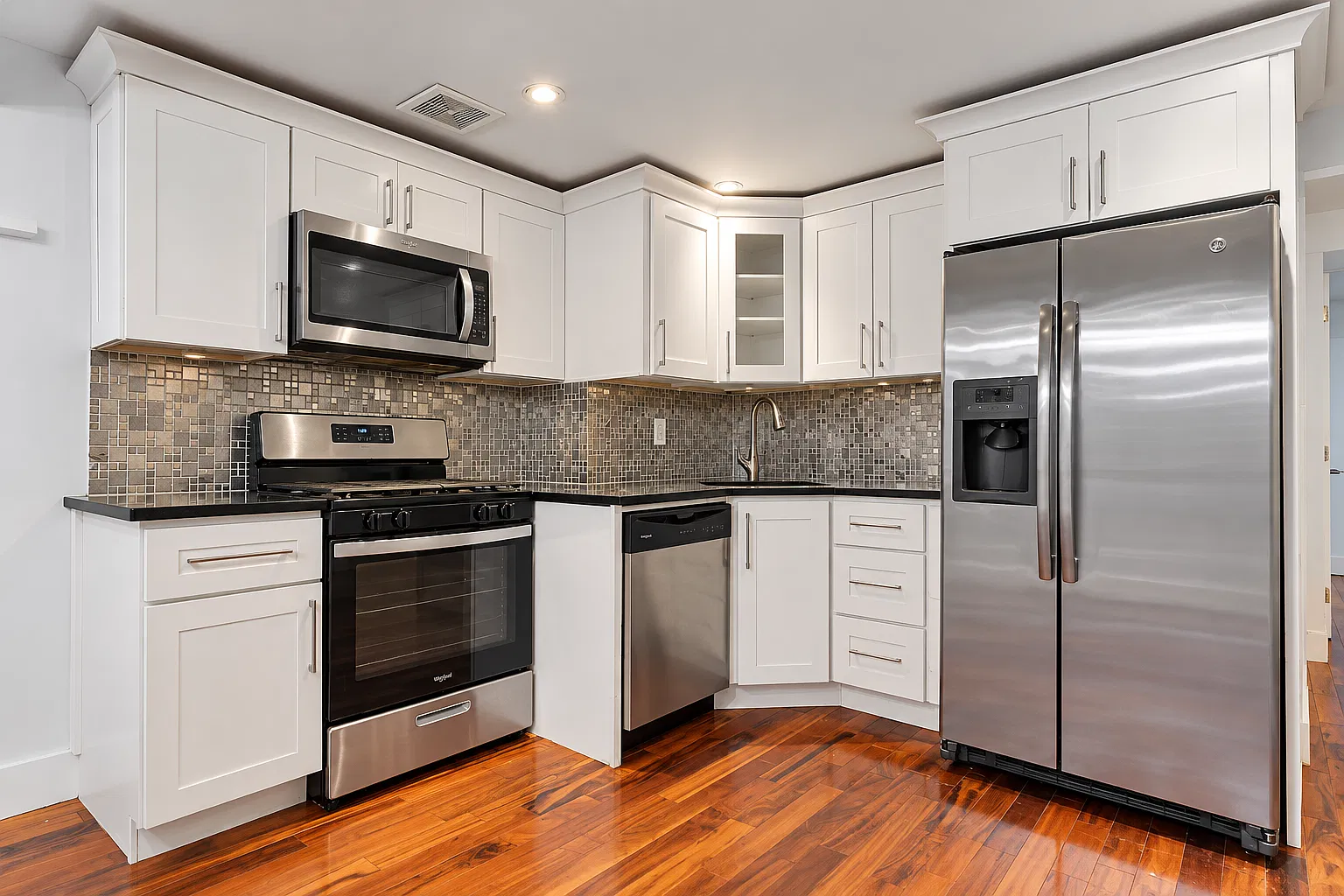 806 Herkimer Street — Photo 2