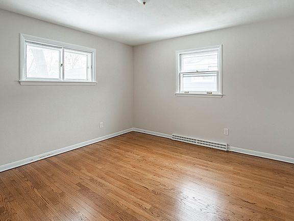 5th image of 2318 Edina Blvd