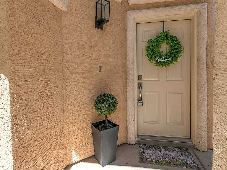 2025 Shining Feather Ln — Photo 5