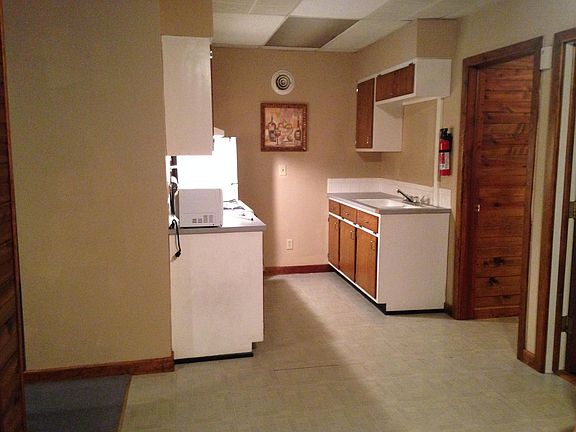 4th image of 1821 E Saint Francis Ave