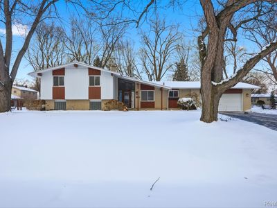 5586 Wild Ridge Ln, West Bloomfield, MI, 48322