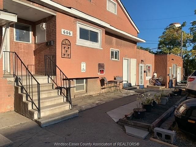 1st image of 606 Oak St #2