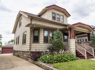 2269 N 61st St, Wauwatosa, WI 53213