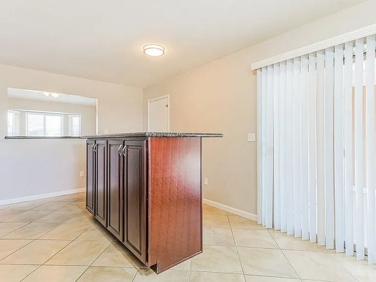 2203 E Dragoon Ave — Photo 8