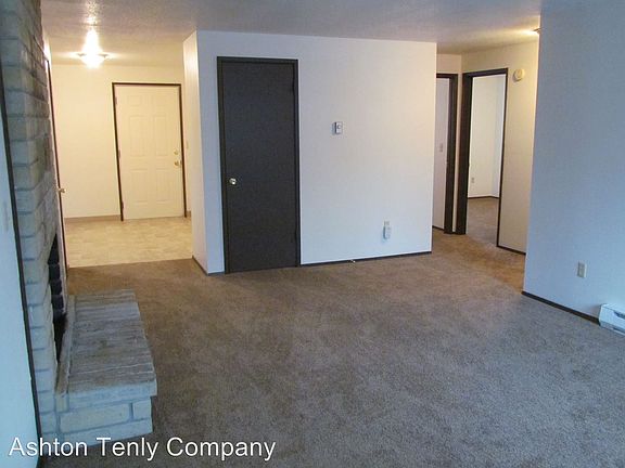 3rd image of 904 NE 21st Ave