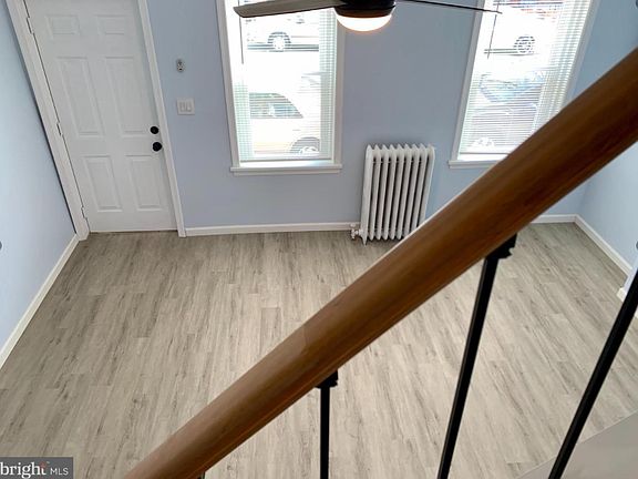 2nd image of 407 S Van Buren St #1