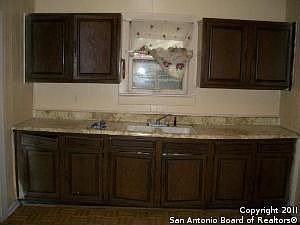 3rd image of 515 N Sabinas St