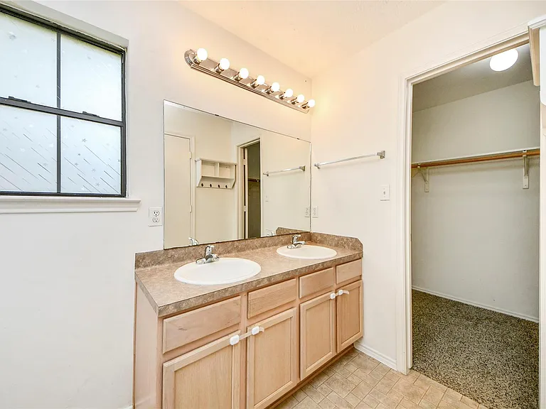 16134 Coleburn Dr — Photo 32