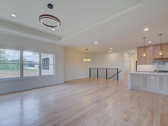 3rd image of 1837 Arbor Rdg