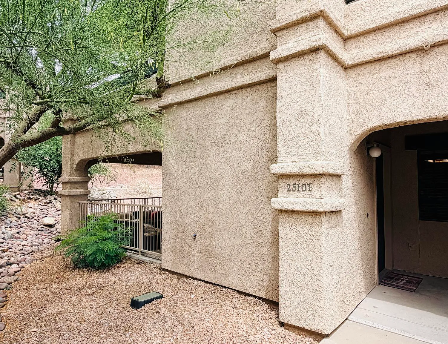 2 bed, 2.0 bath, 1005 sqft, $1,850 — Photo 1