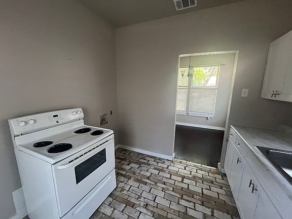 4th image of 1413 Sacramento